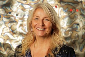 Sandy Lindsay, MBE